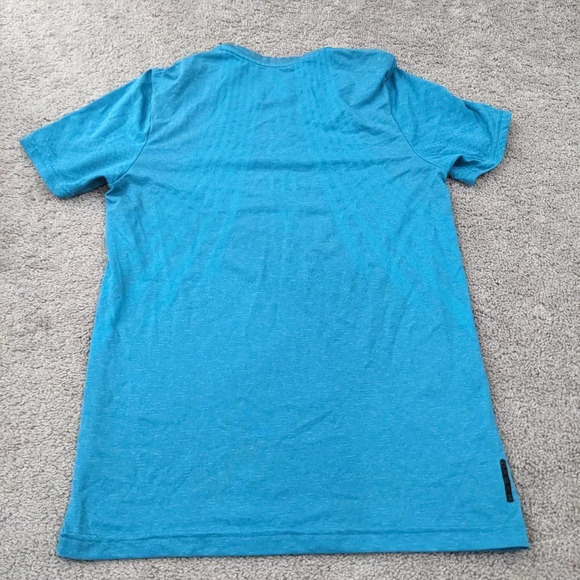 Under armor T-shirt, heatgear, celliant, rush, size medium light blue - Picture 4 of 6